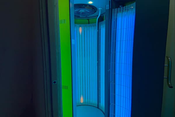 Solarium con cabinas verticales en Lugo